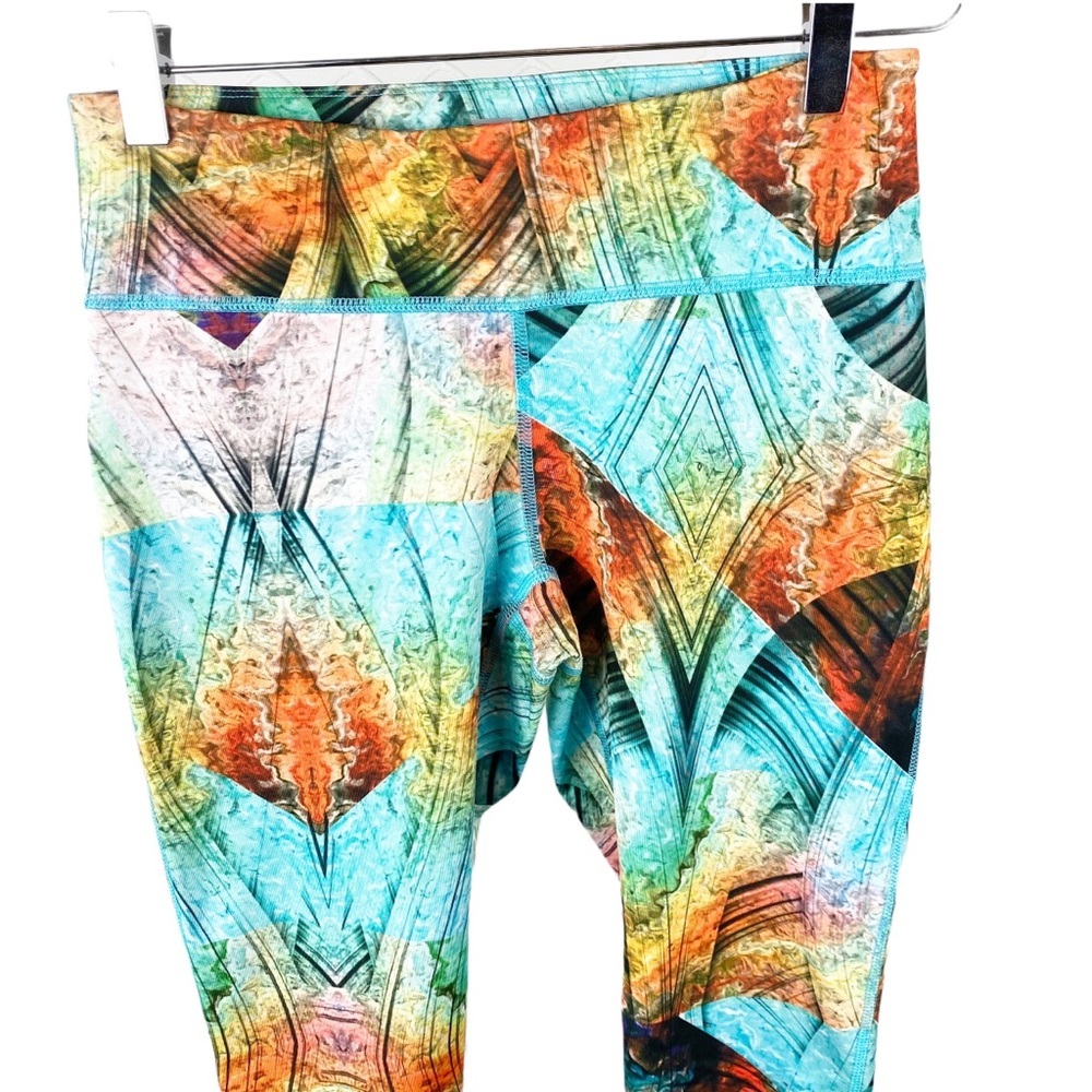 Zella Geometric Shape Cropped Yoga Leggings Size Medium - Picture 2 of 6